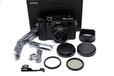 Fujifilm X100VI Black Compact Camera with Accessories