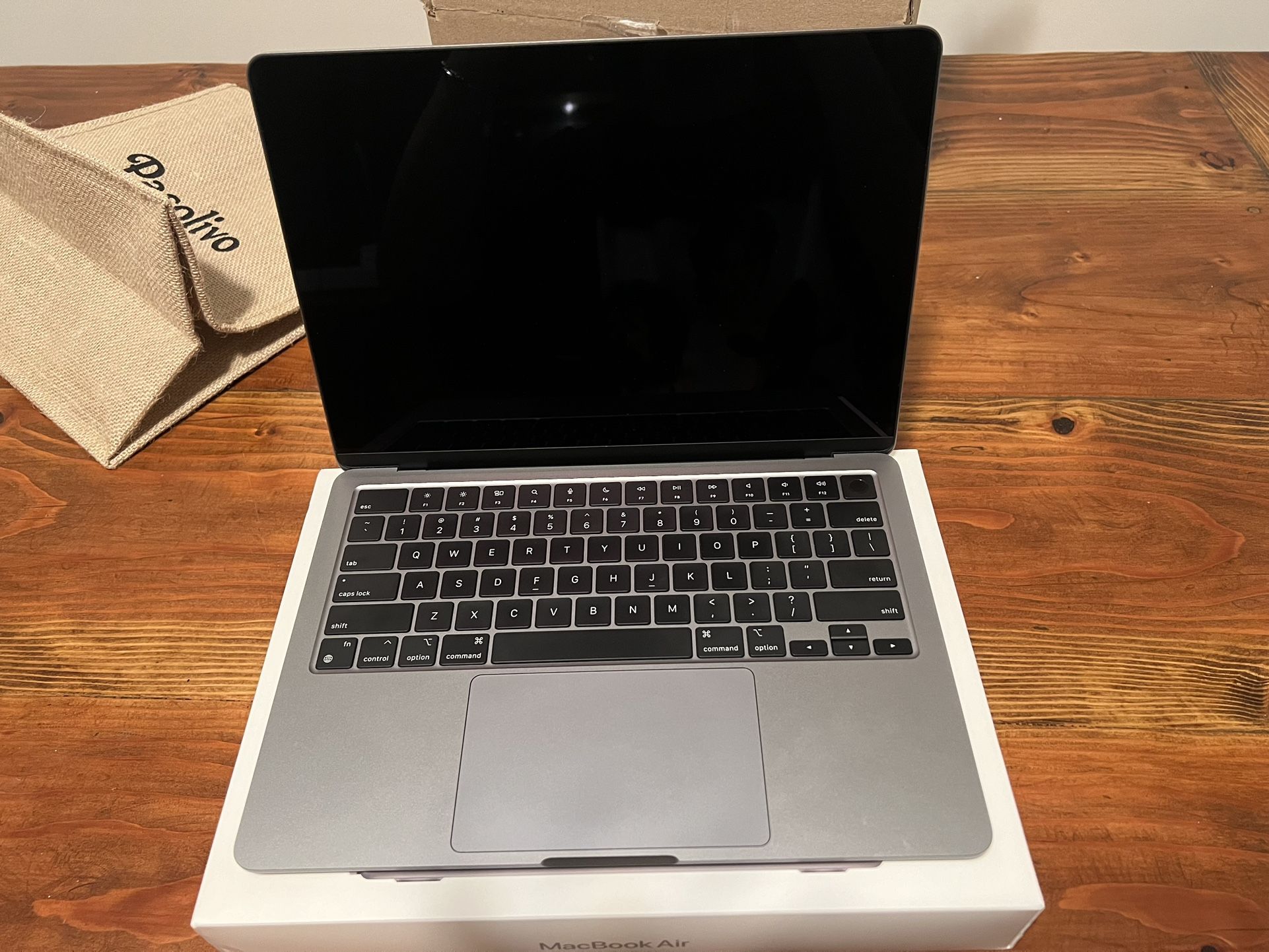 MacBook Air M2 13 inch