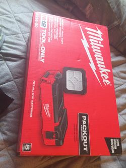 Milwaukee Pack Out Light Brand New In Box