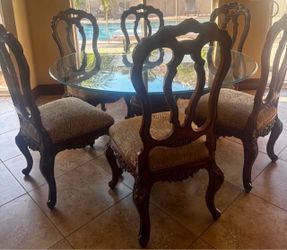Round Glass Top Dining Table with 6Chairs