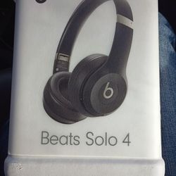 Beats Solo 4 Headphones 