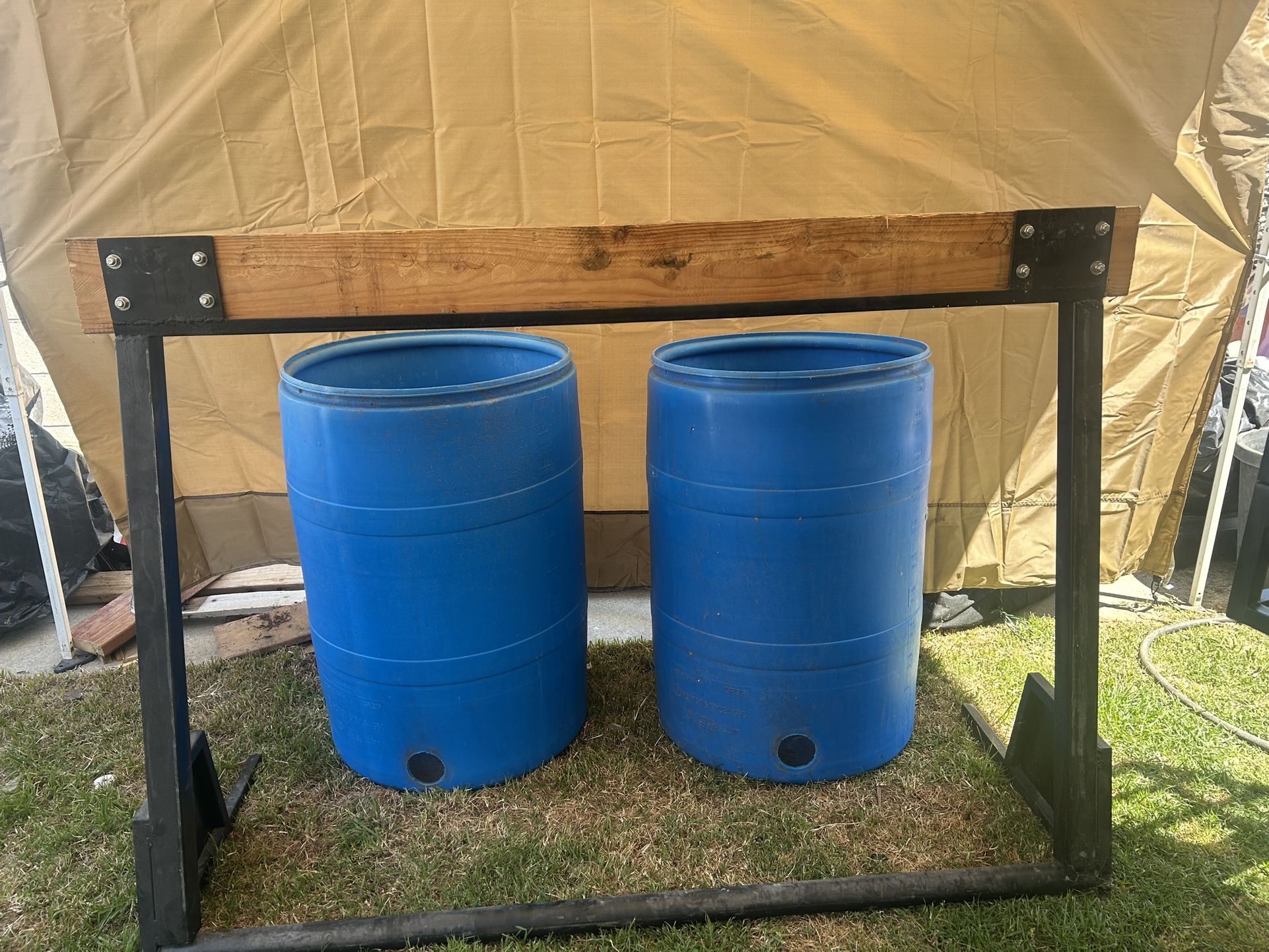 Outboard motor stand, 4 foot wide
