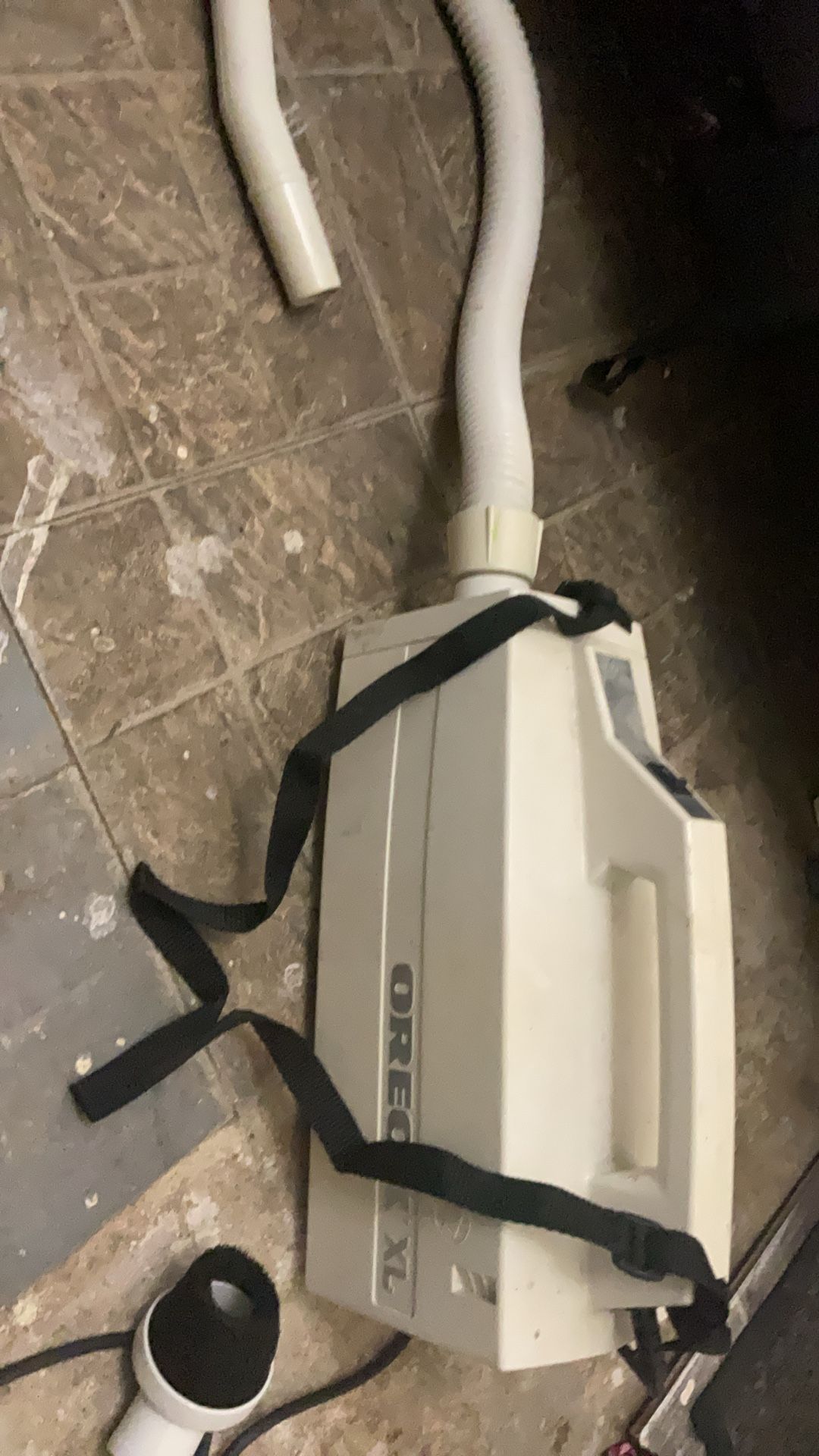 Oreck Vacume Barrel White