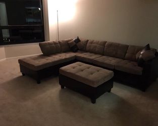 Brand new sectional WITH ottoman ! REVERSIBLE CHAISE