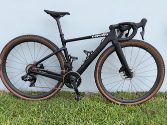 🚴🏻 Cervélo Áspero Carbon Gravel Bike – Size 47 High-end Cervélo Áspero carbon gravel bike in excellent condition. Specs: