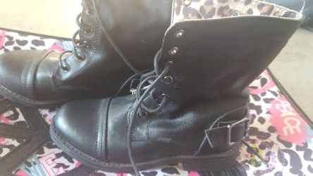 Girls boots