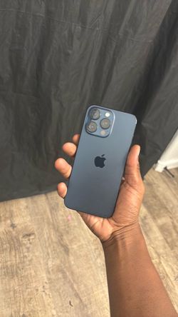iPhone 15 Pro Max (Boost Mobile)