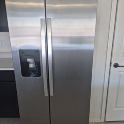 Refrigerator 