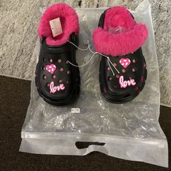  Thermal Lined Clogs, Slip On Soft Sole Platform Non-Slip Fuzzy Shoes, Winter Plush Closed Toe Shoes Size 5