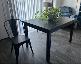 Dining table/chairs
