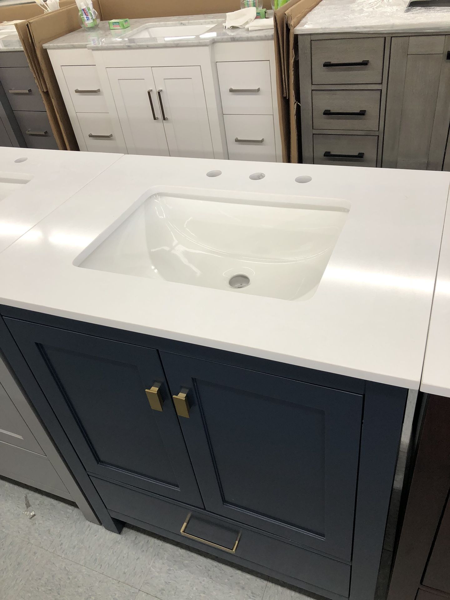 30” Bathroom Vanities With Quartz Top for Sale in Federal Way, WA OfferUp