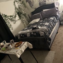 Queen Bed With Mattress 