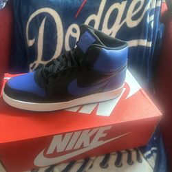 NIKE MEN SHOES SIZE-12 / NEW