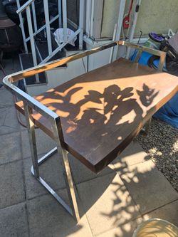 Great Wood/Chrome Metal Desk, Vintage Retro Style