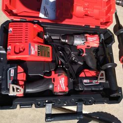 Milwaukee M18 Fuel Hammer/Impact Drill Kit