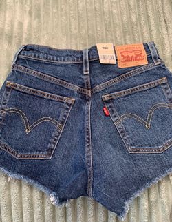 Levi 501 shorts (size 25)