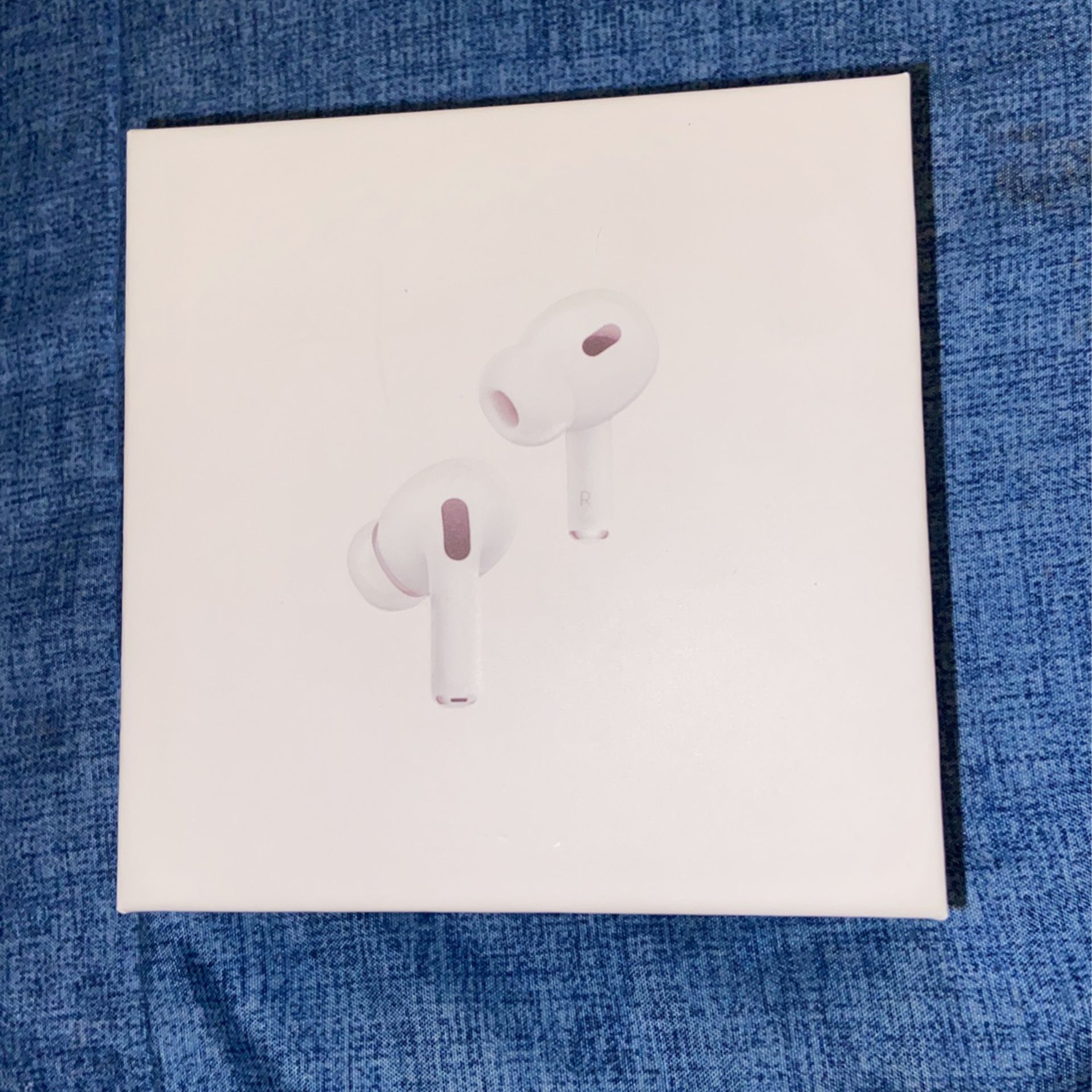 AirPods Pro  It Never Been Used It’s  Brand New 