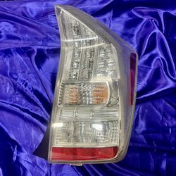 10-15 Toyota Prius OEM Right Tail Light Assy 
