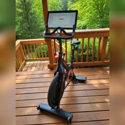 Peloton Bike 2nd Generation - Like New - Washington, DC