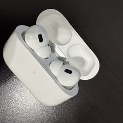 Apple AirPods Pro 2nd Gen - LIKE NEW