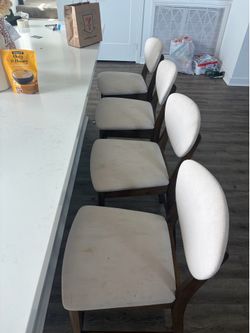 4 kitchen barstools