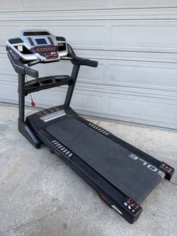 SOLE F63 Treadmill Exercise Gym Fitness Equipment