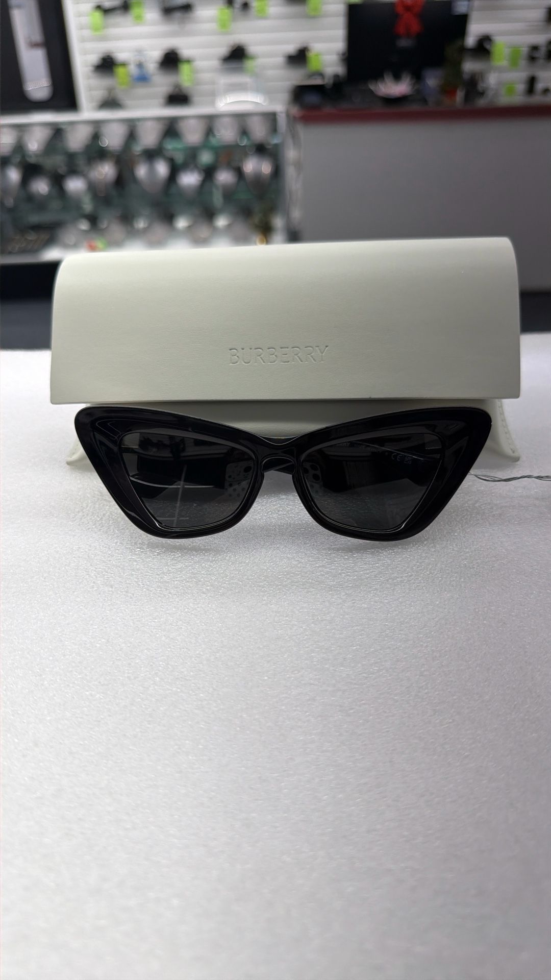 Burberry Cat-eye Sunglasses (WMP015434)