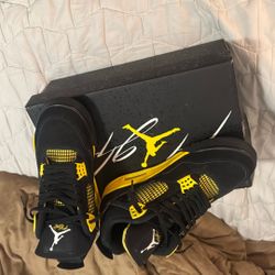 Jordan 4 Thunder Size 10.5 With Box