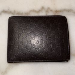 Gucci authentic Leather Wallet 