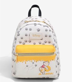 NWT Loungefly Winnie the Pooh bees and honey mini backpack