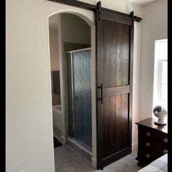 Wood Furniture. Tables,barn Doors,kennels, Coffee Tables 