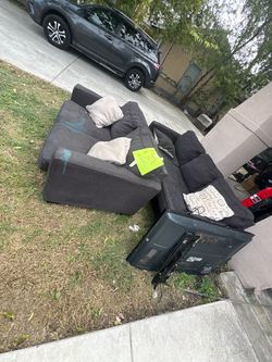 Couch and tv Samsung