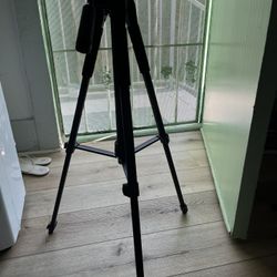 Tripod For Canon camera 