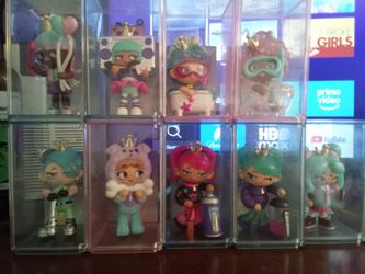 Xox Kweenie collectibles