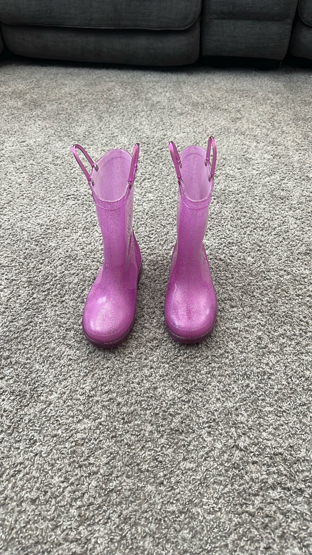 Grade school Size 3 Rain Boots