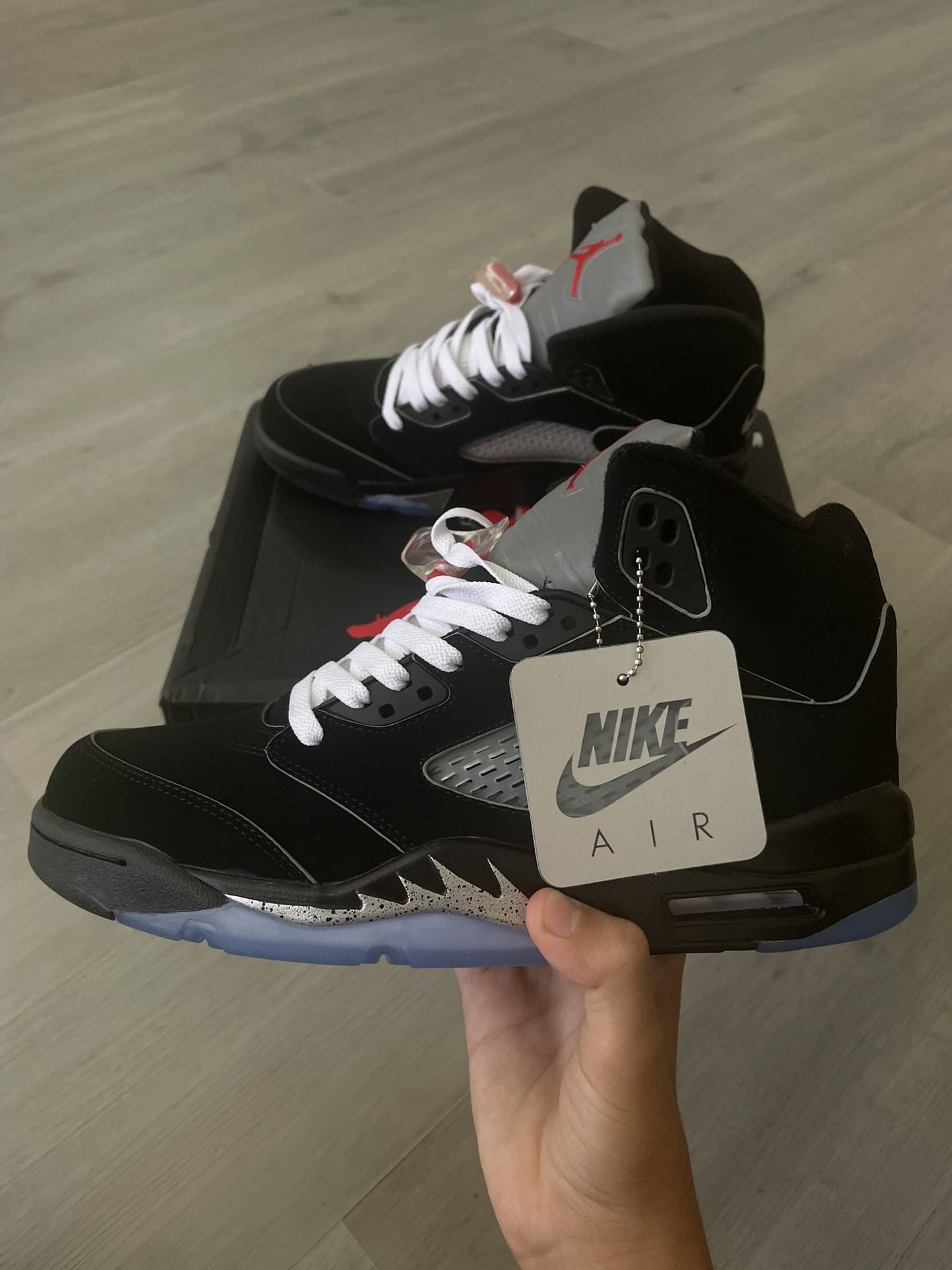 Jordan 5 Metallic Black