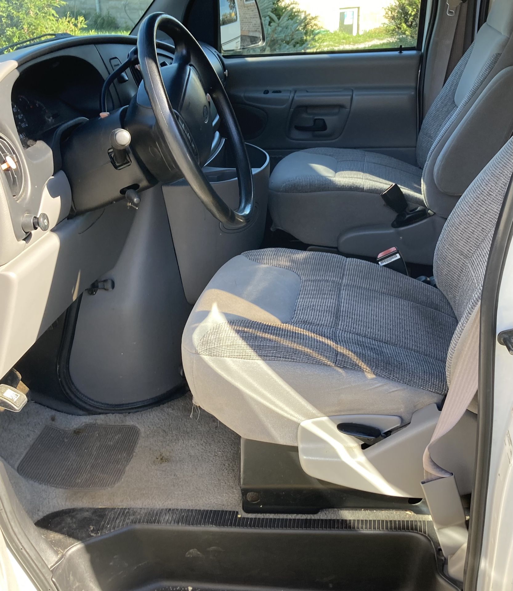 1997 Ford Club Wagon XLT for Sale in Indianapolis, IN - OfferUp