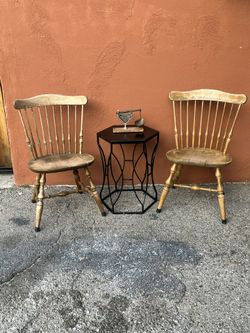 Pair of Nichols & Stone Windsor Chairs – Solid Wood Farmhouse Rustic (Matching)  ⸻  ✅ DESCRIPTION (Copy/Paste)  Matching pair of vintage Nichols & Sto