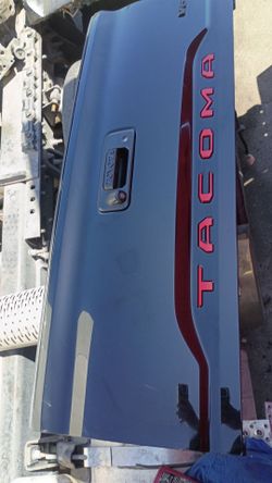 Toyota Tacoma Tailgate with Handle