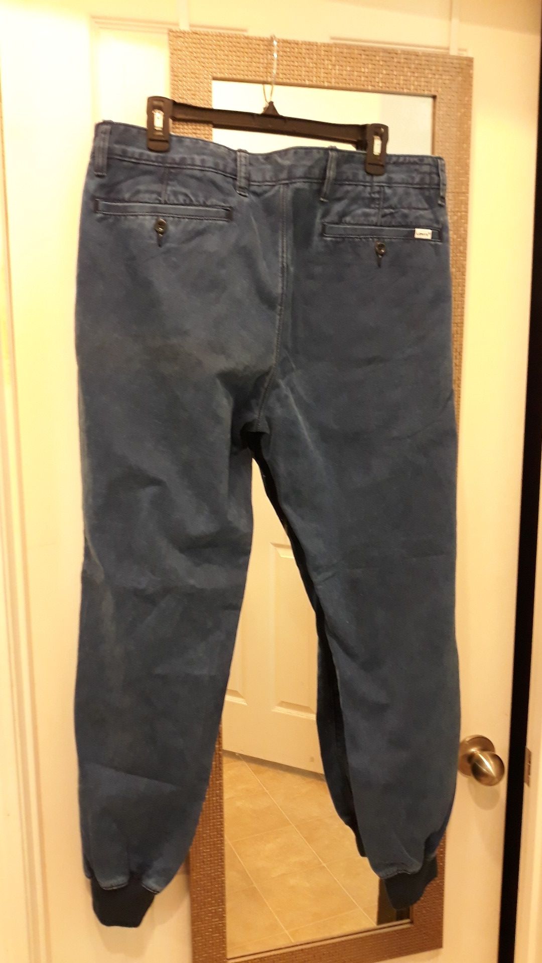 Mens Levis joggers size 36×32
