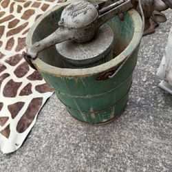 Vintage Ice Cream Maker 20.00