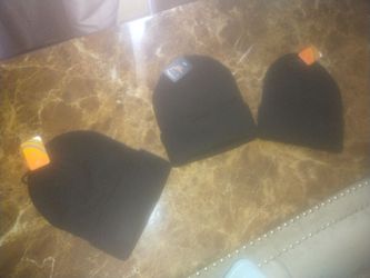 BEANIE BUNDLE GET ASAP ‼️