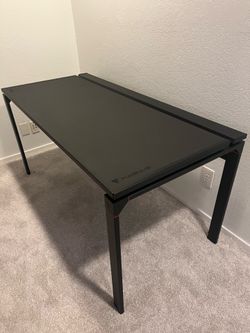 Secretlab Magnus Metal Gaming Desk