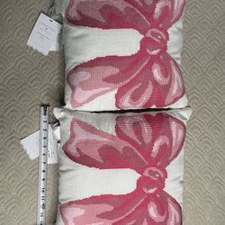 Bow Pillow Set