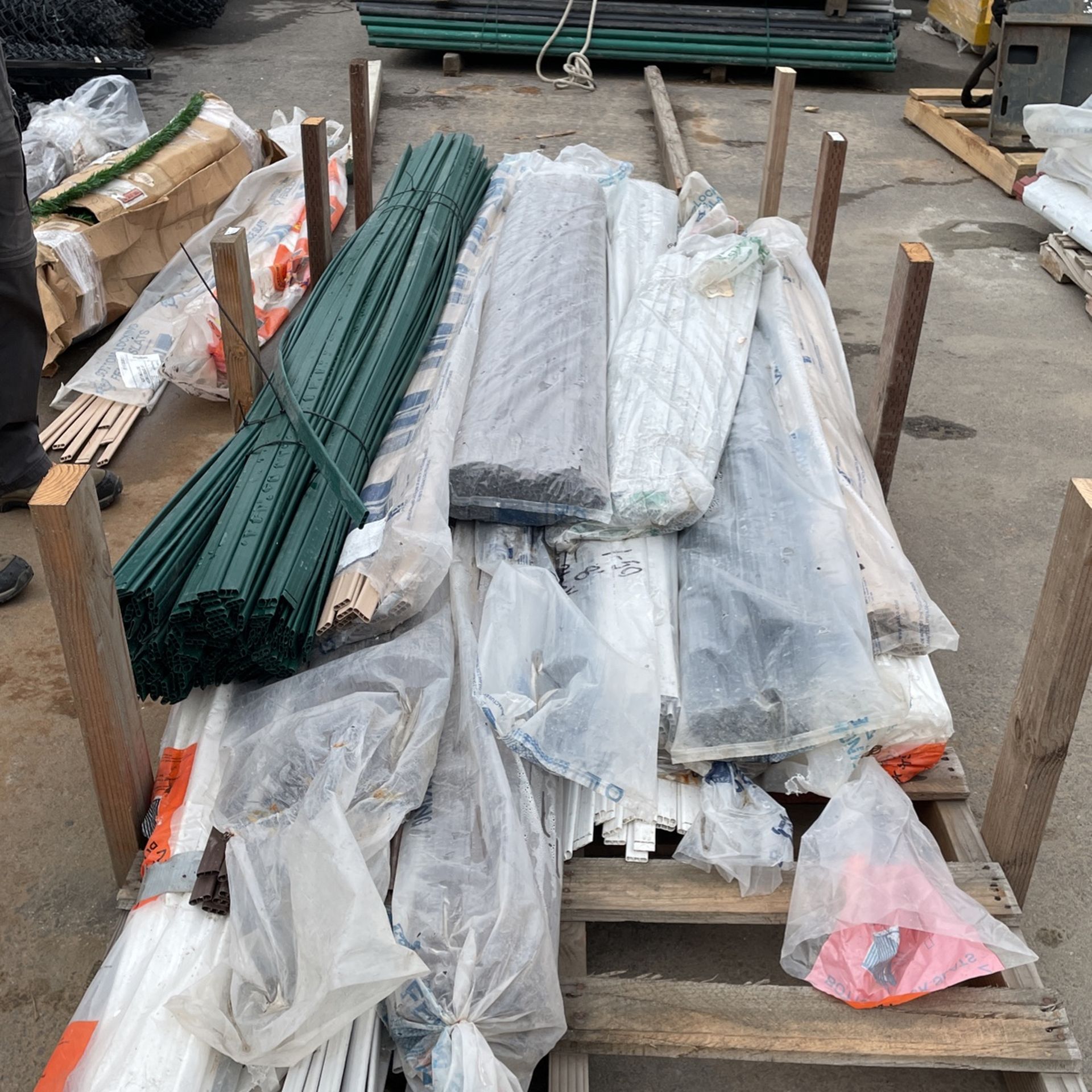 Chain Link Fence Inserts various heights and colors under $50 per bag  Office equipment & Supplies