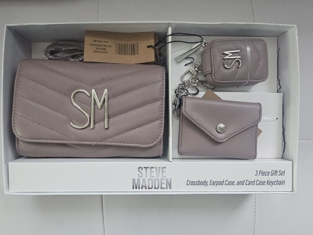 Brand New Steve Madden Muave Crossbody, Earpod Case & Card Holder Keychain
