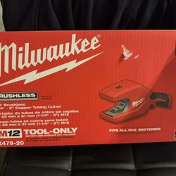 Milwaukee 1 1/4 To 2 Inch Copper Tubbing Cutter M12
