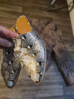 $10 both large and size 8