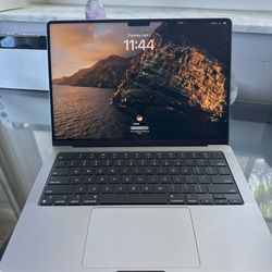 MacBook Pro 14” 2023 M2 Pro