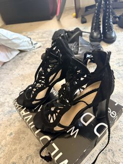 Black heels size 7.5